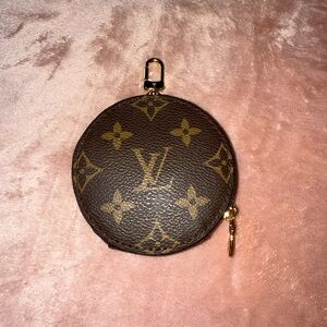Brown Louis Vuitton round coin purse